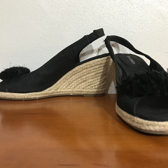 DressBarn Black Wedges - Picture 2 of 8